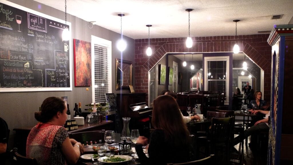 eight-11-frisco-interior