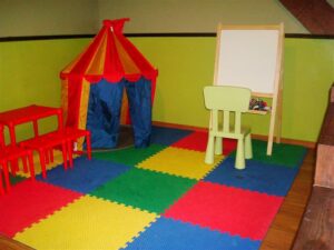 red spoon frisco play area