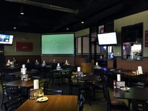 woodys-frisco-dining-room