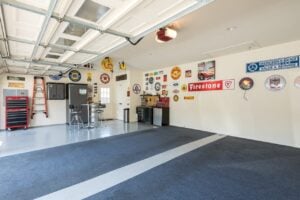 Nicole Arnold Interiors - garage
