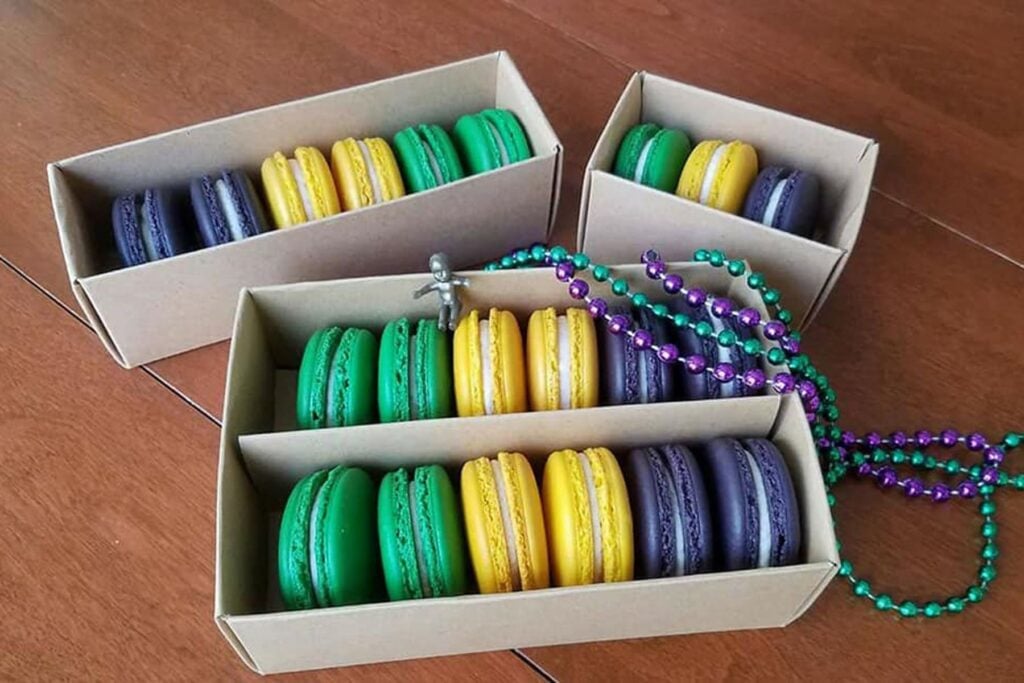 Mardi Gras Tres Bon Macaron