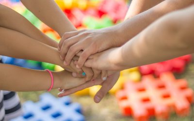 hands support friends